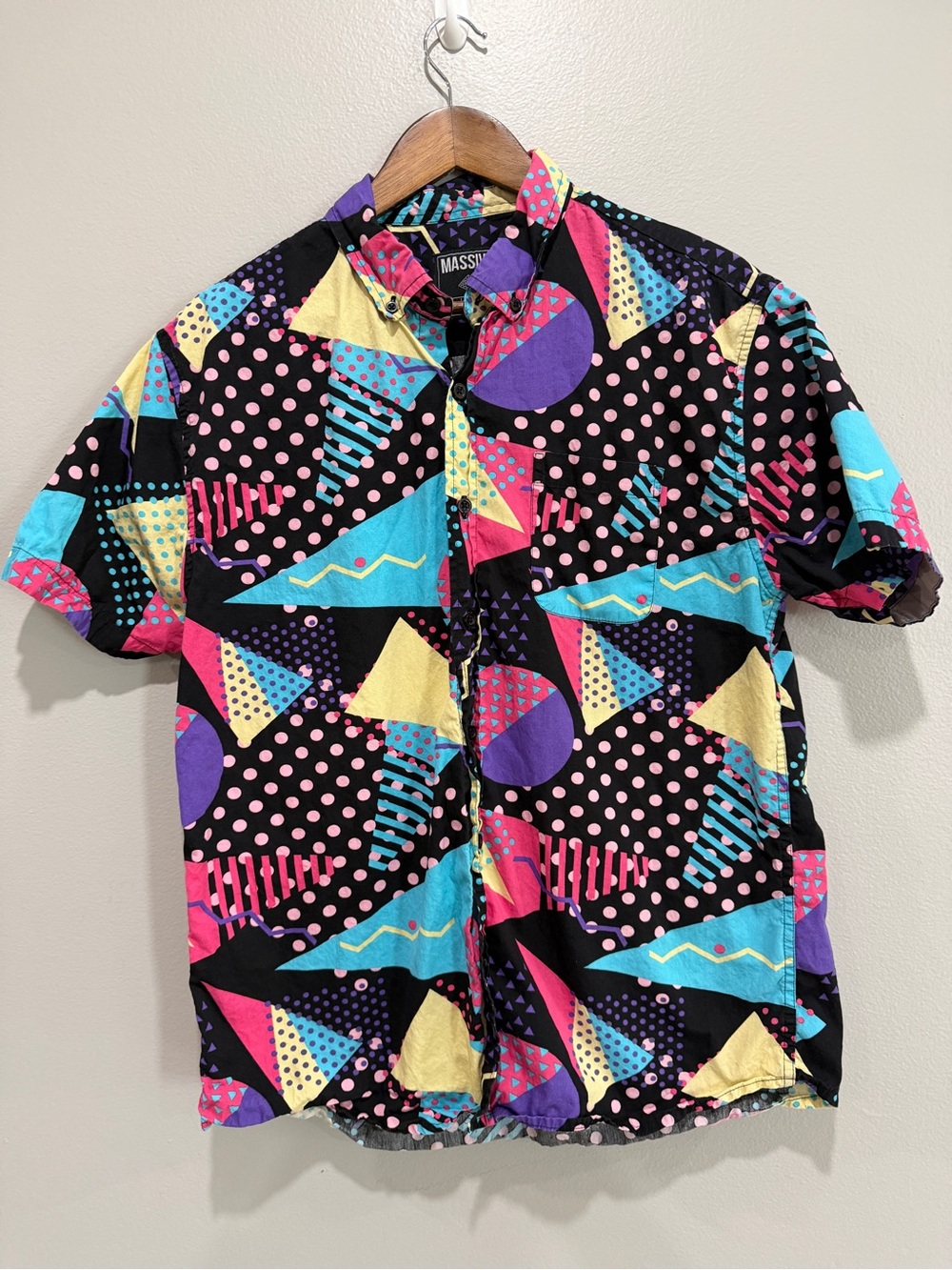 Massive 90’s Geometric Shirt size L ( runs small)